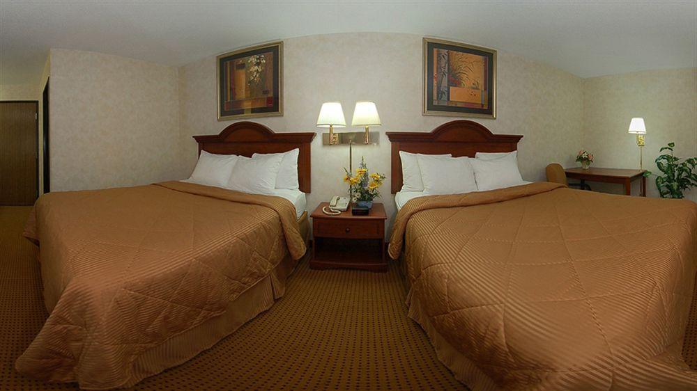 Comfort Inn Траверс-Сіті Екстер'єр фото