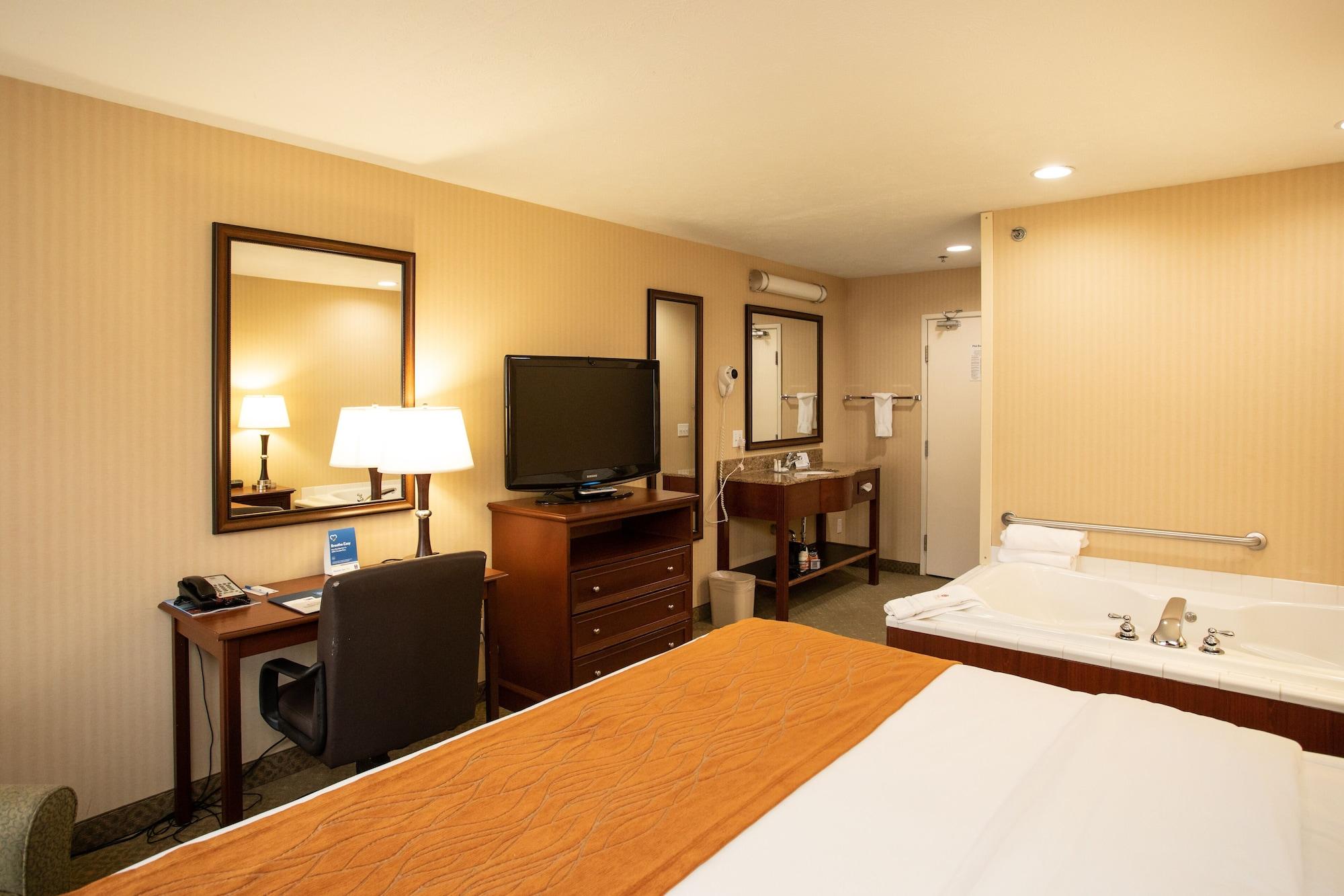 Comfort Inn Траверс-Сіті Екстер'єр фото