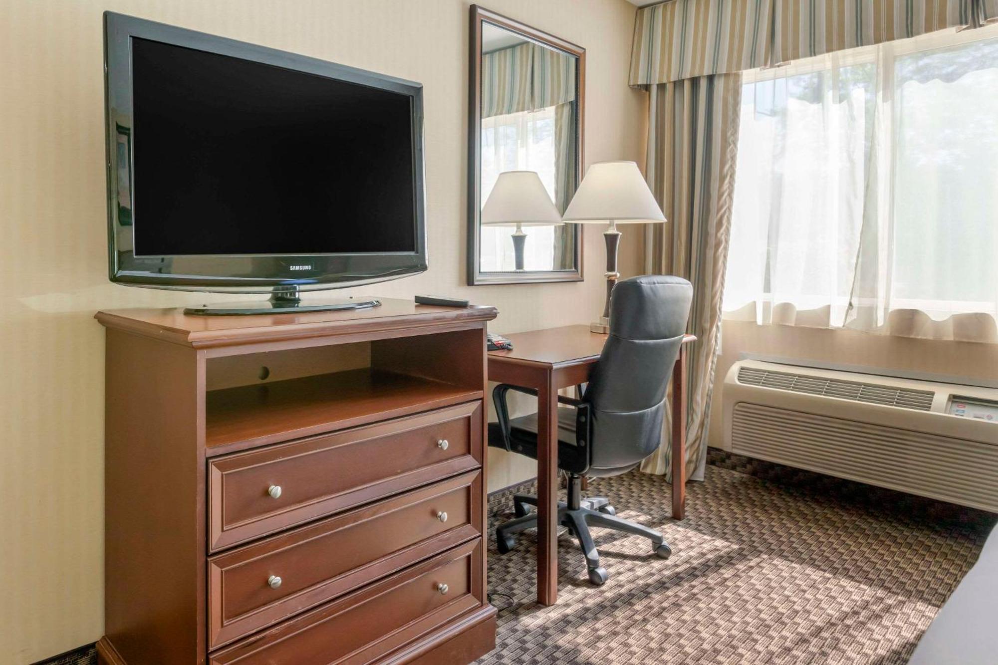 Comfort Inn Траверс-Сіті Екстер'єр фото