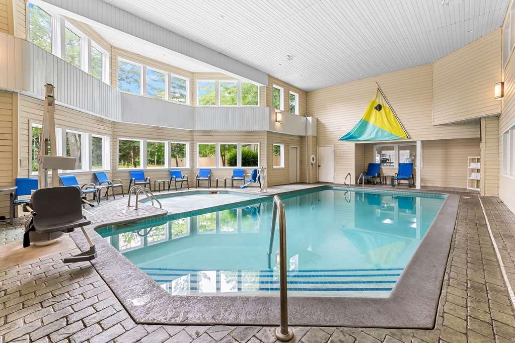 Comfort Inn Траверс-Сіті Зручності фото