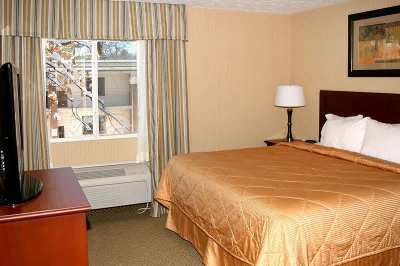 Comfort Inn Траверс-Сіті Екстер'єр фото