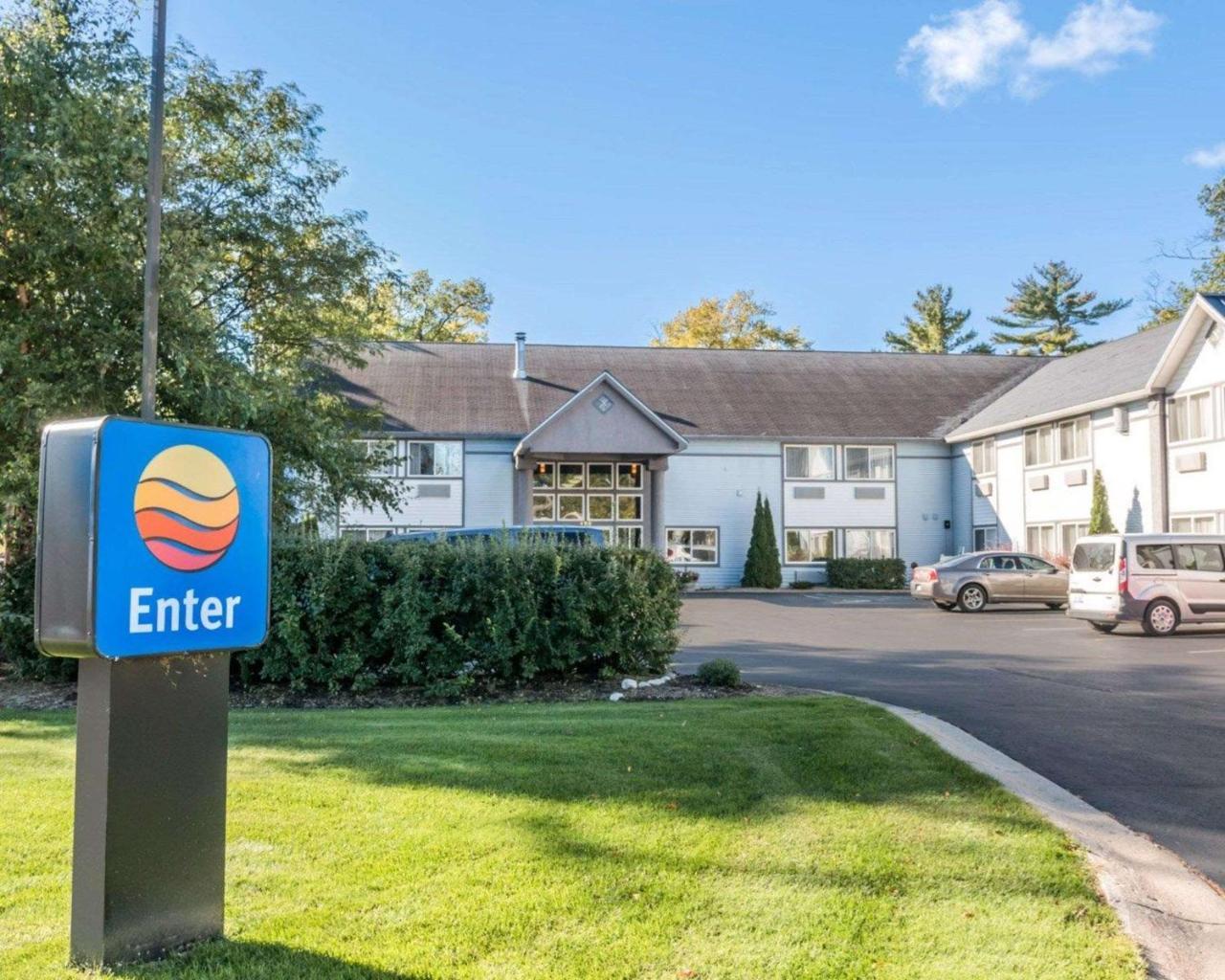 Comfort Inn Траверс-Сіті Екстер'єр фото