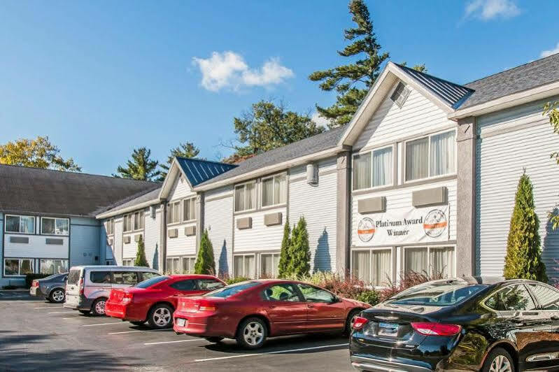 Comfort Inn Траверс-Сіті Екстер'єр фото